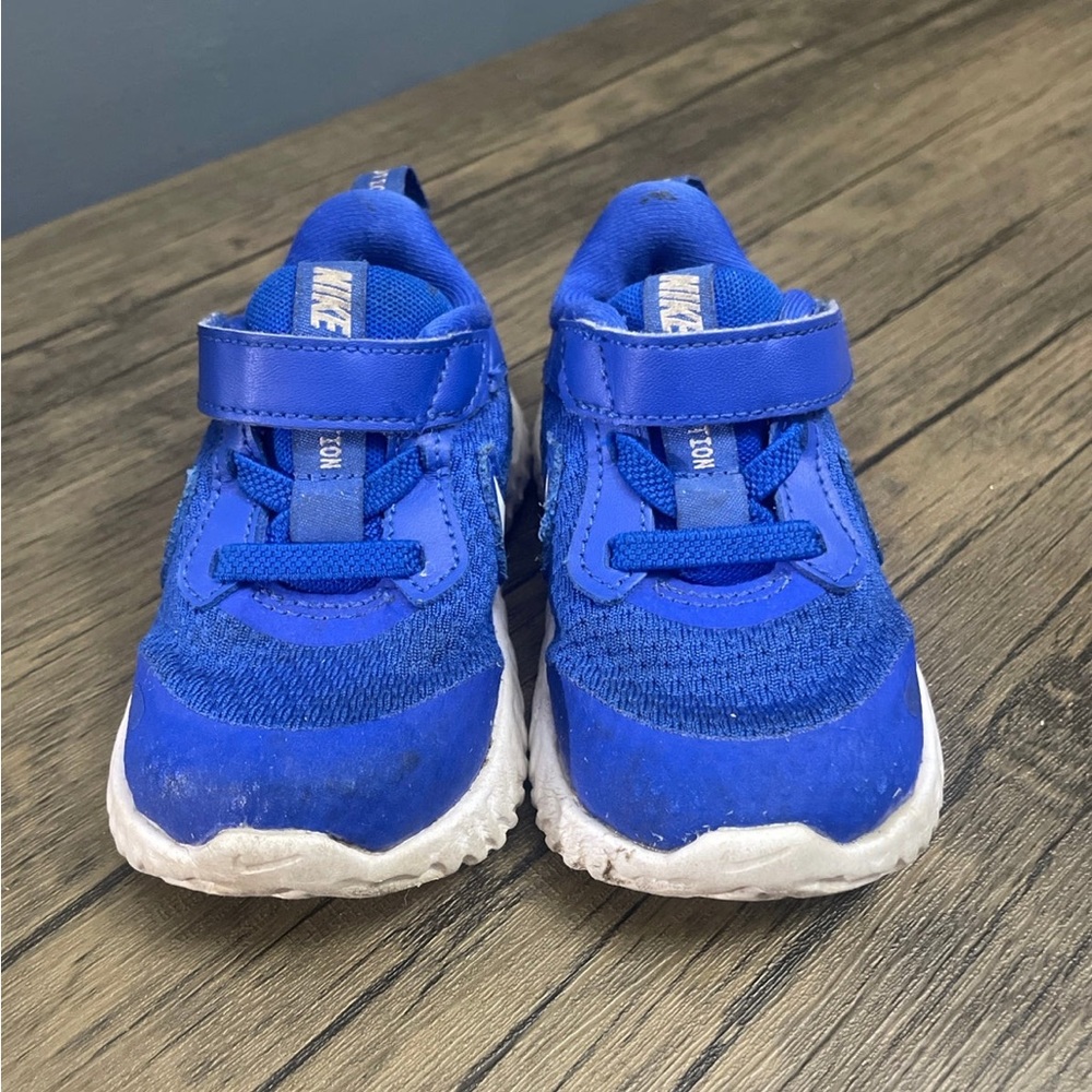 Nike revolution shoes